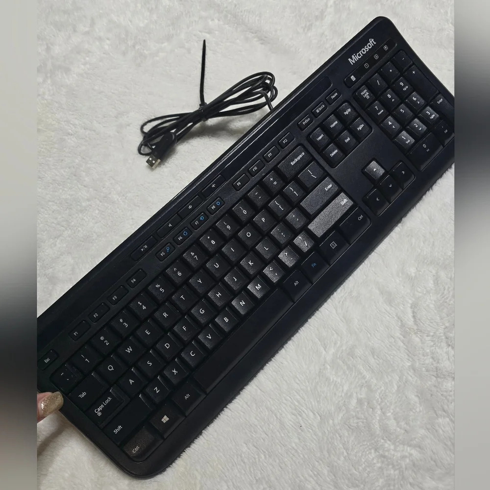 Microsoft Black Wired Keyboard Computer Laptop Key Board USB Plug